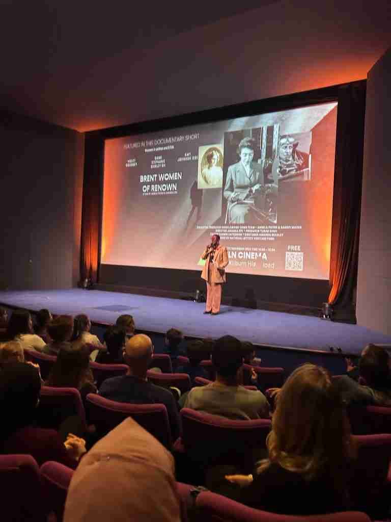 The Mayor opens the event.